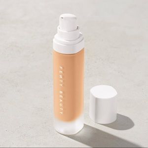 FENTY BEAUTY soft matte longwear foundation